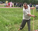В селе Карасёво на празднике сенокоса выявили лучшего косаря