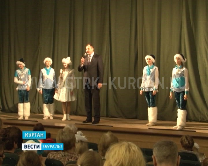 2044 ELKI DLJA DETEI VStill001